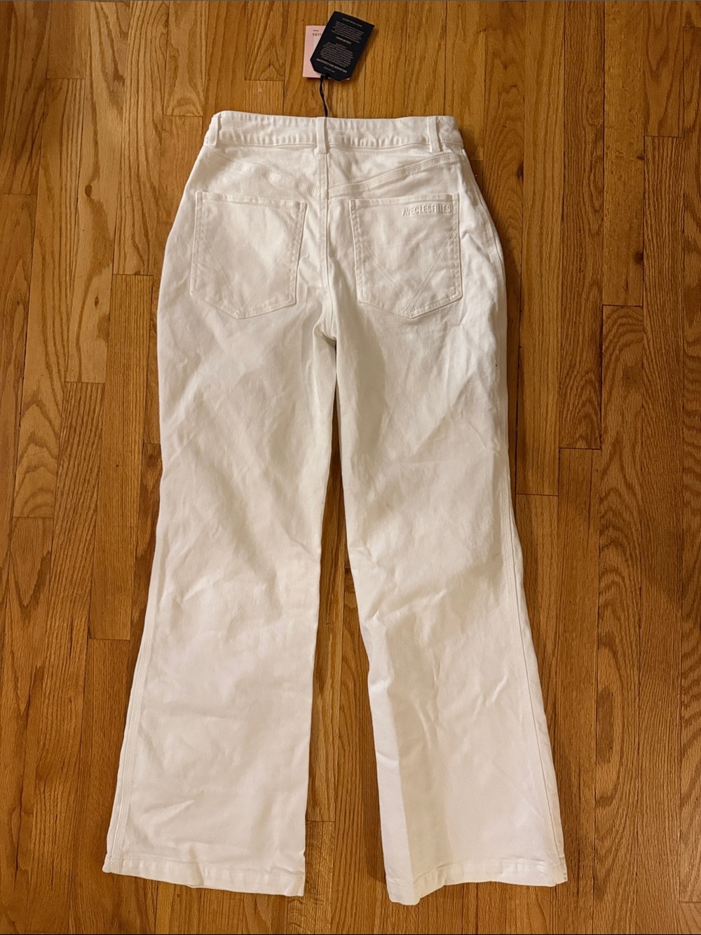 Avec Les Filles sz 28 NWT White Women's Flare -Leg Jeans